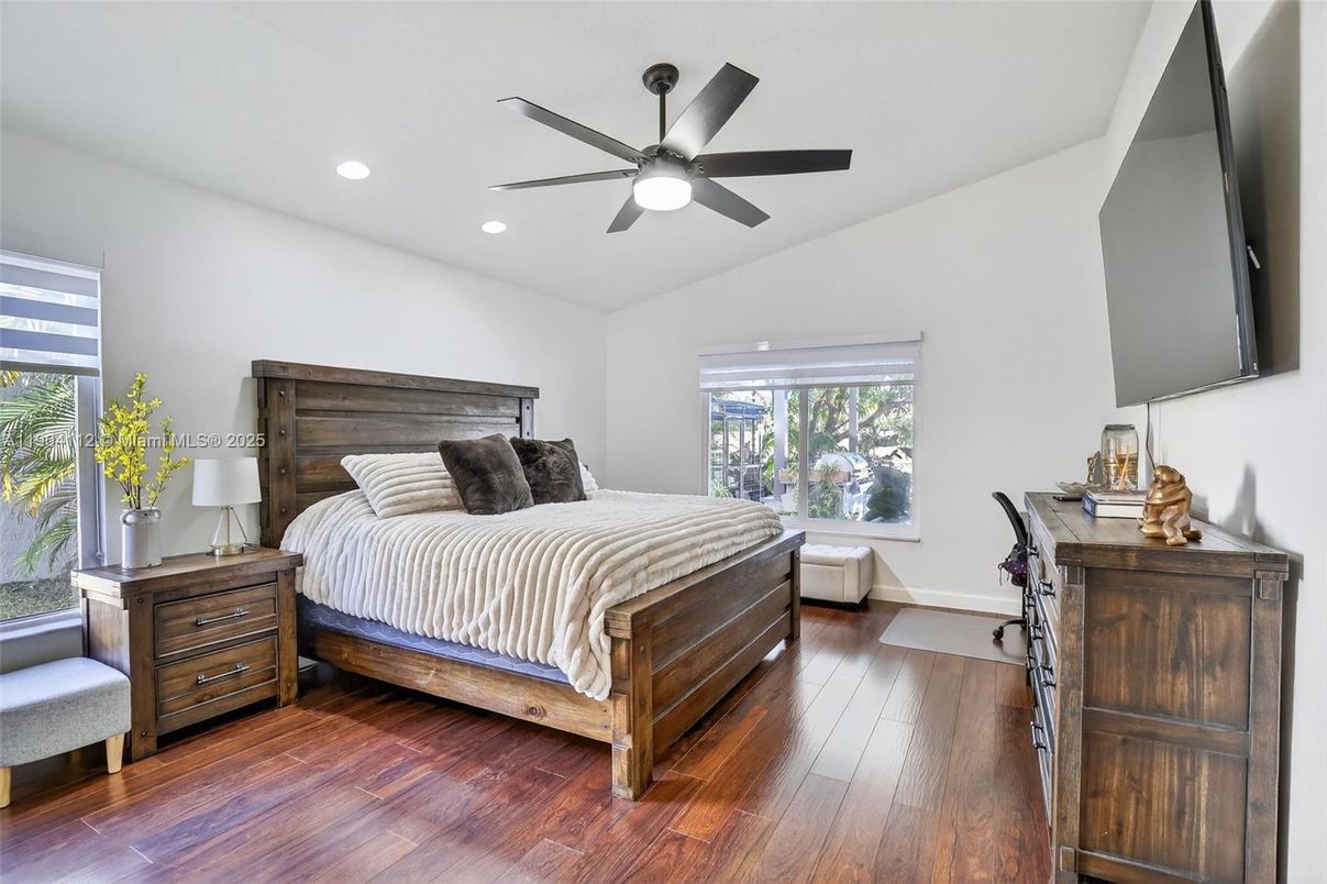Bedroom, Home Office, Interior, Recessed Lighting, Wood Texture Flooring