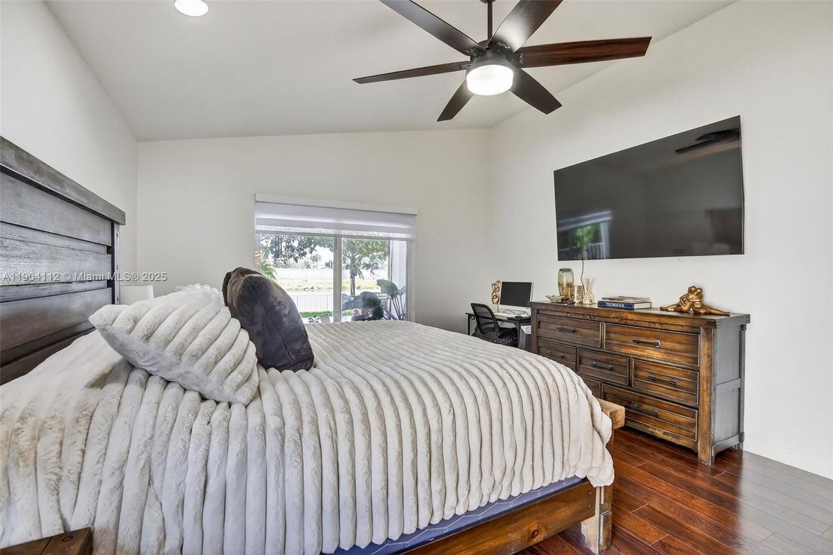 Bedroom, Interior, Recessed Lighting, Wood Texture Flooring