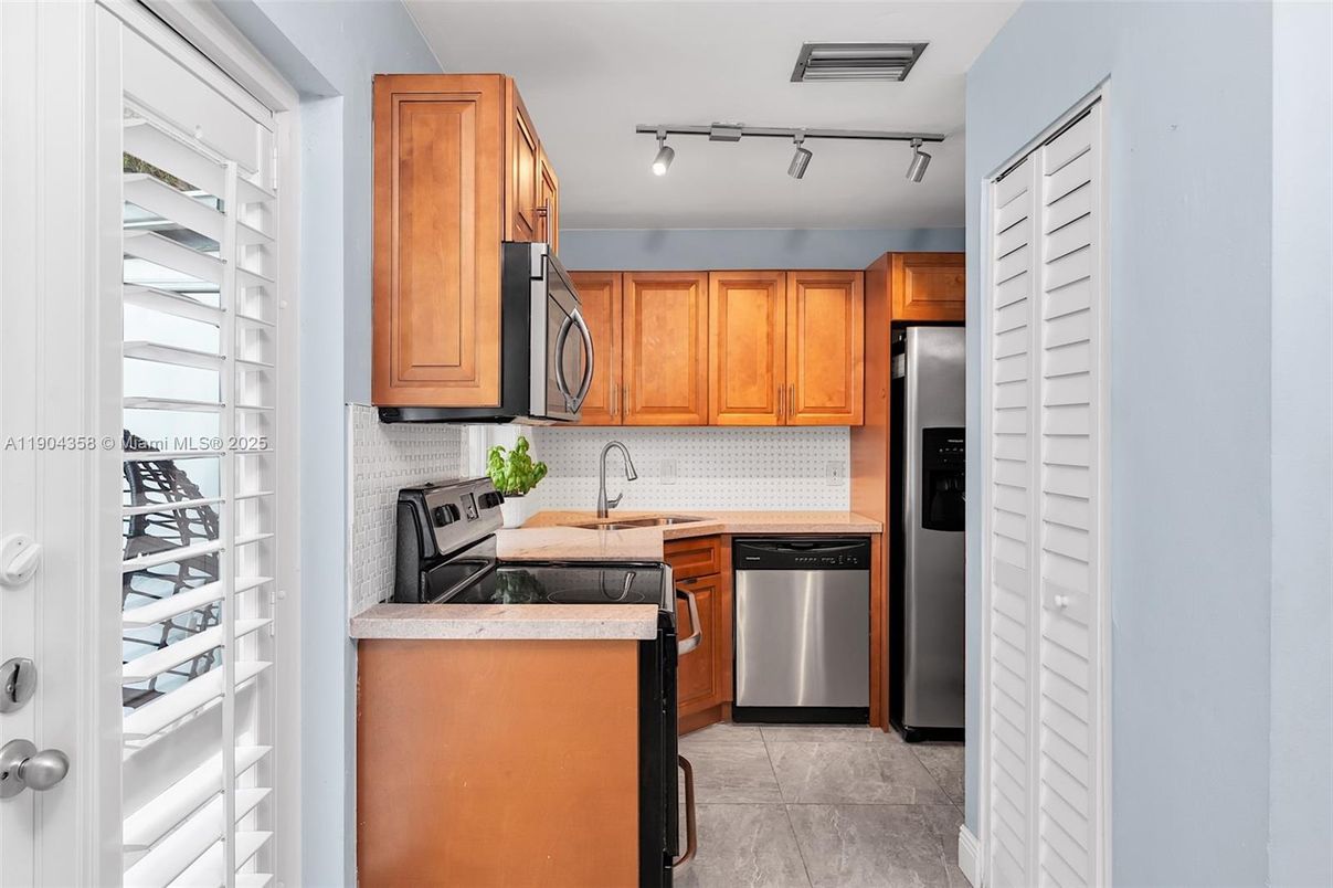 Interior, Kitchen, Stainless Steel Appliances