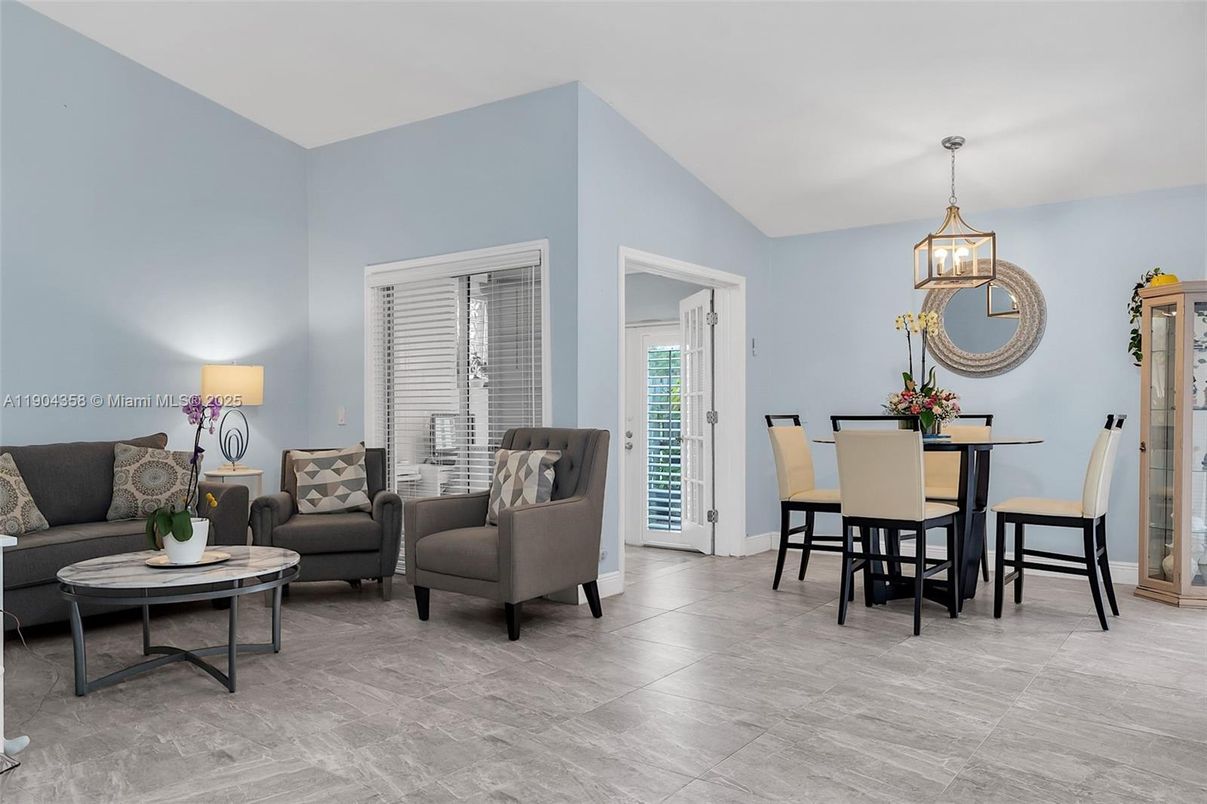 Dining room, Interior, Living room, Pendant Lights