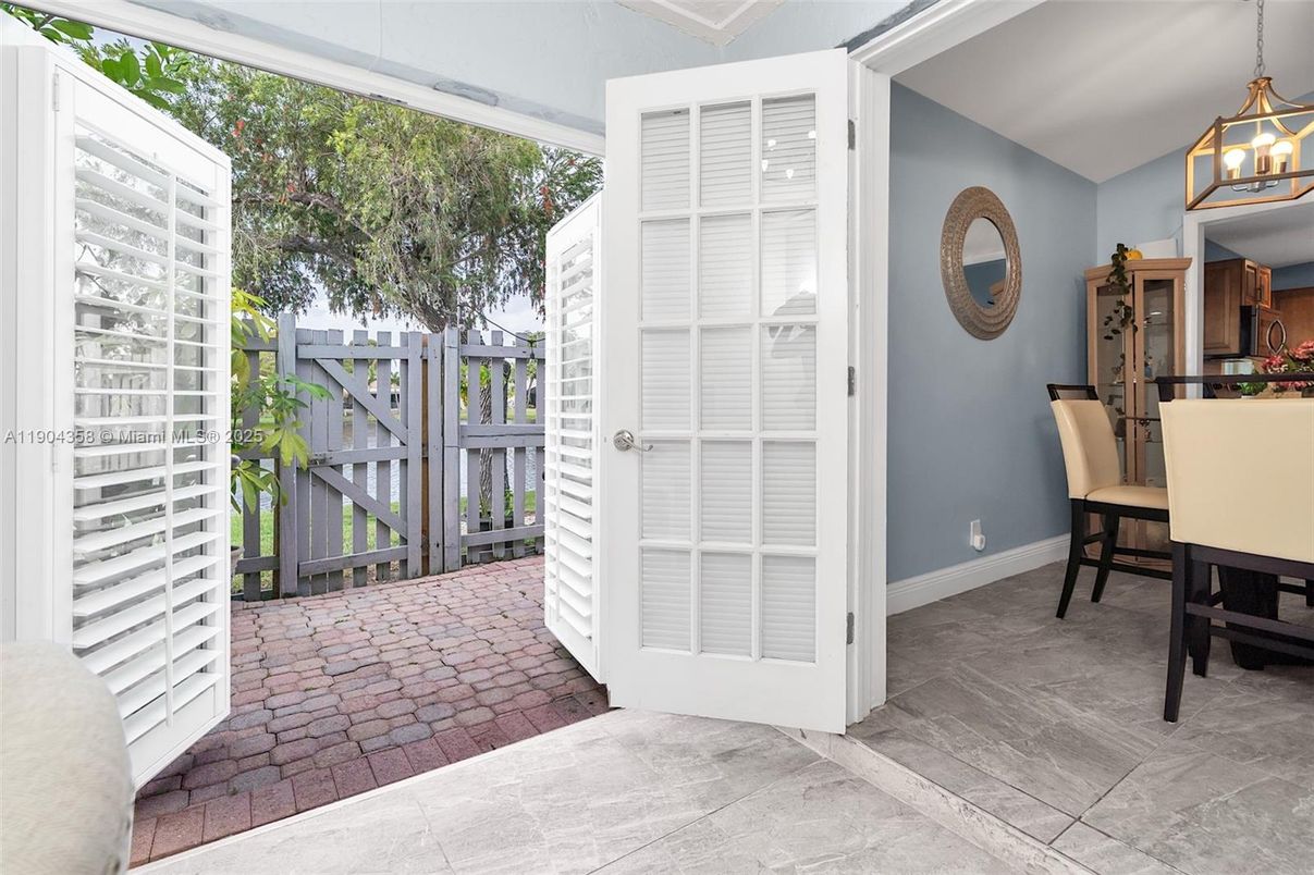 Dining room, Interior, Pendant Lights