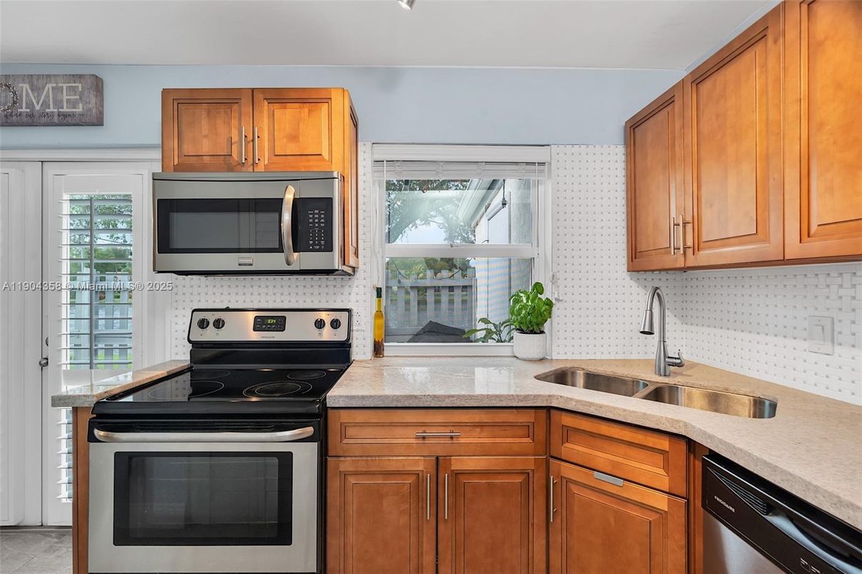 Interior, Kitchen, Stainless Steel Appliances