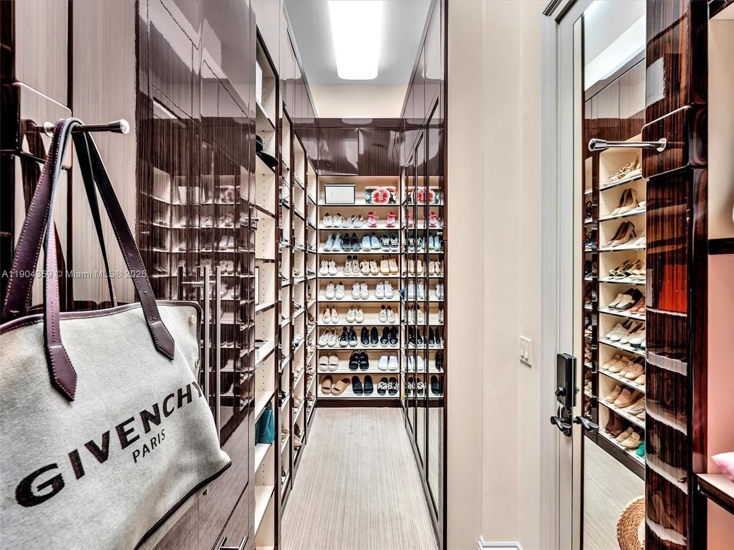 Interior, Walk-in Closets