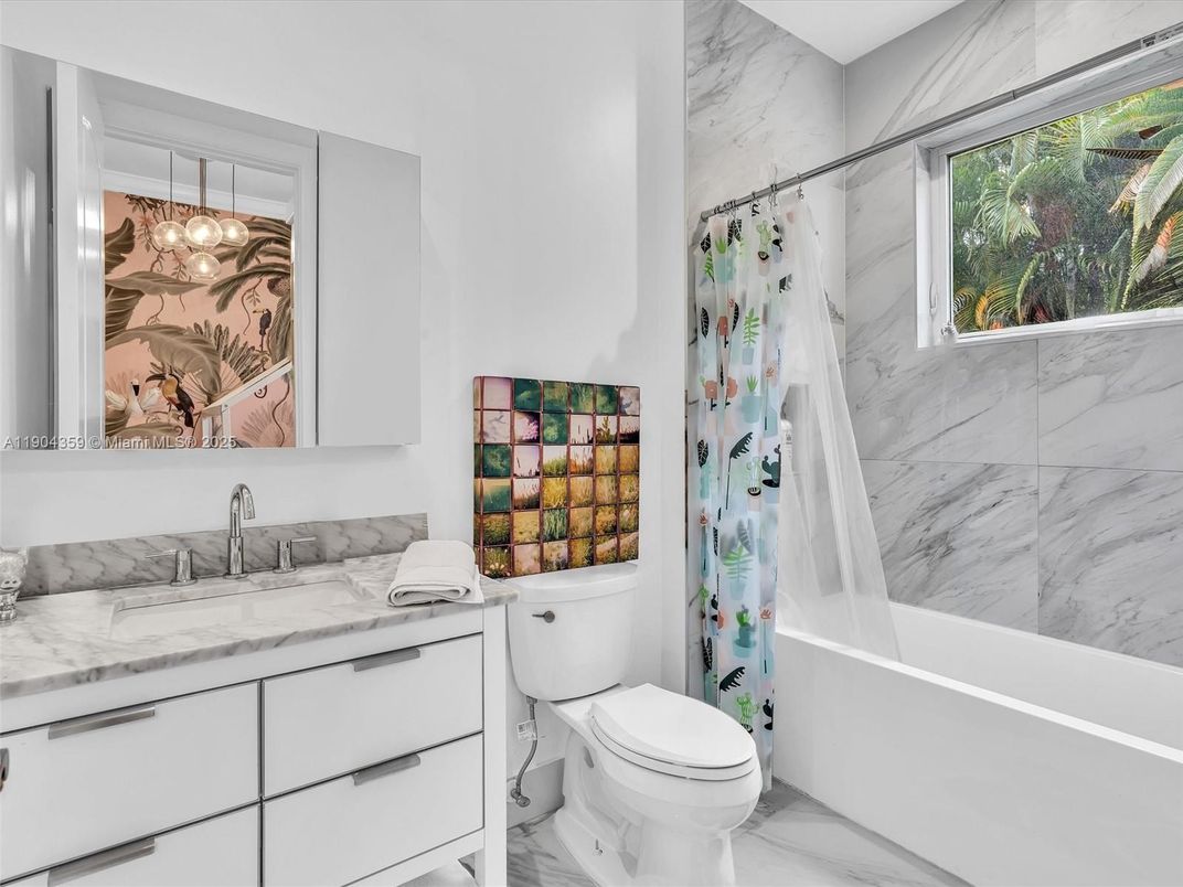 Bathroom, Interior, Marble, Marble Walls, Pendant Lights