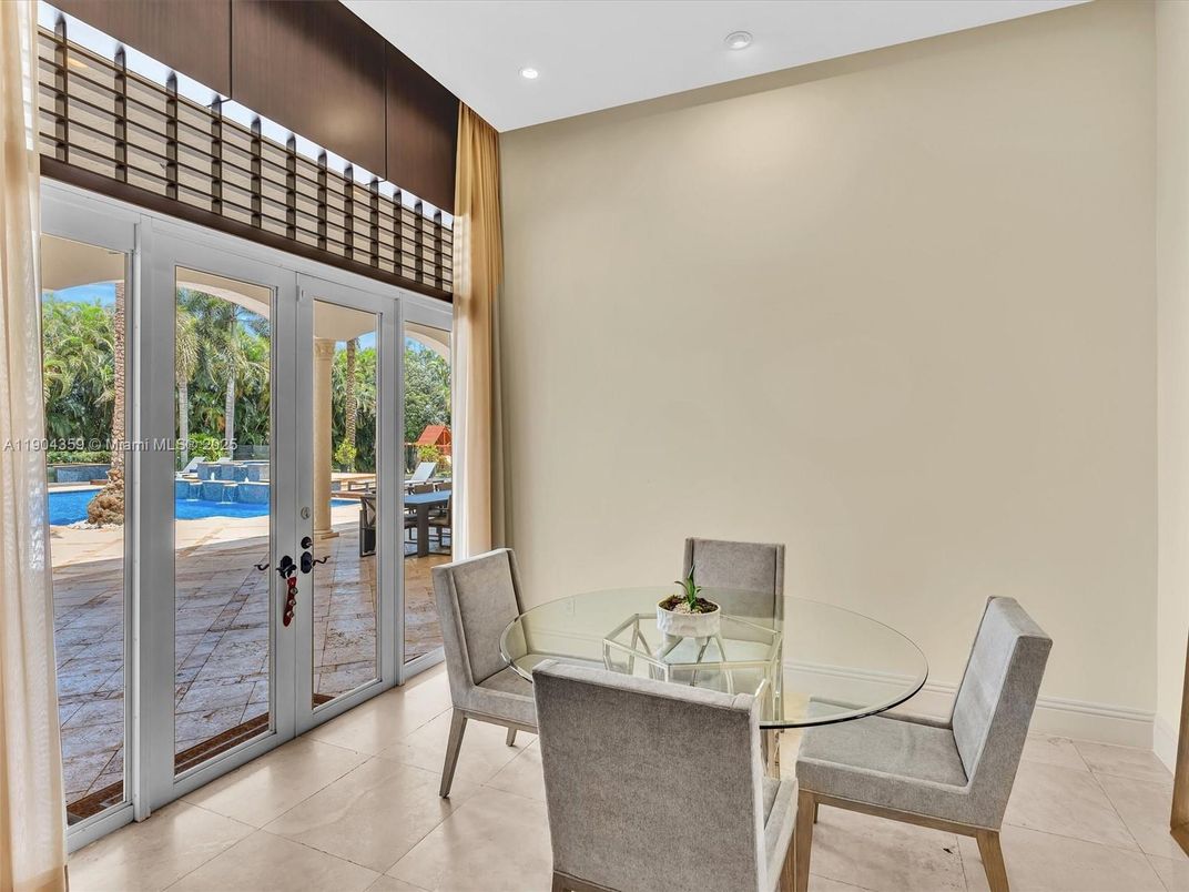 Dining room, Interior, Recessed Lighting