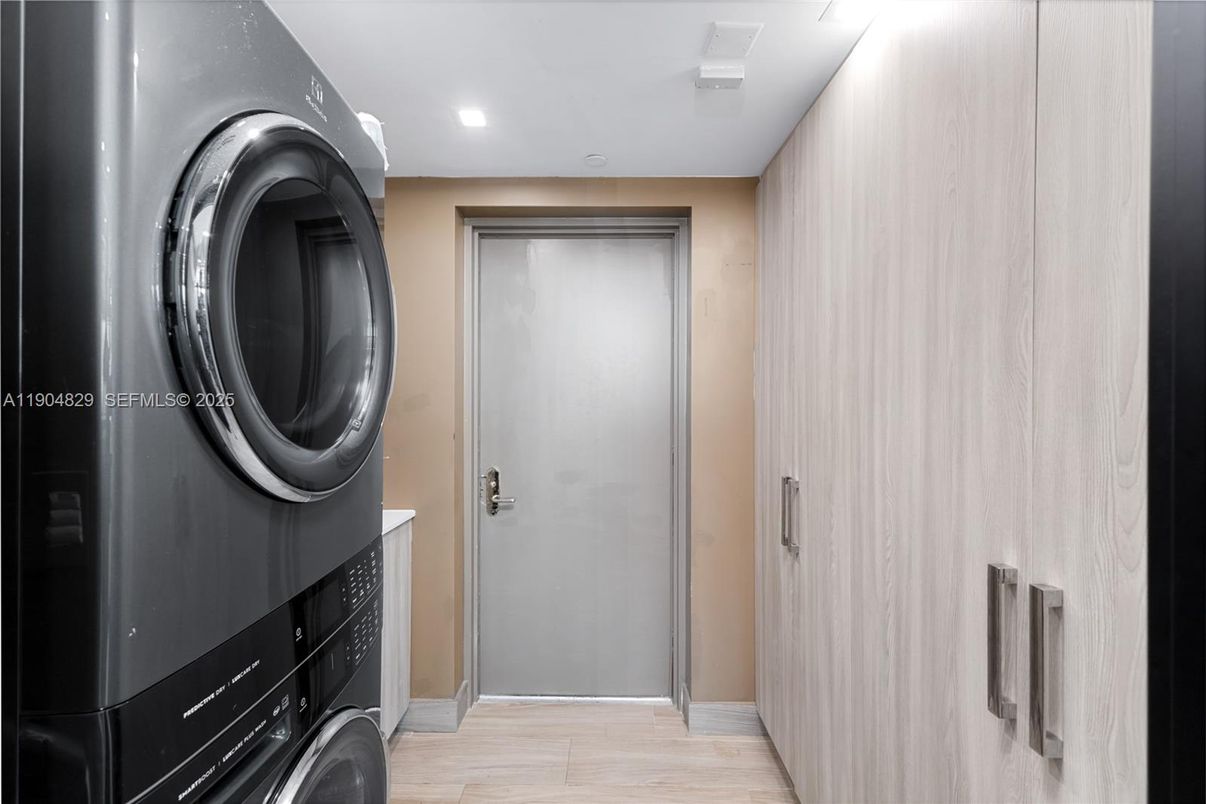 Interior, Recessed Lighting, Utility Closets, Washer, Wood Texture Flooring