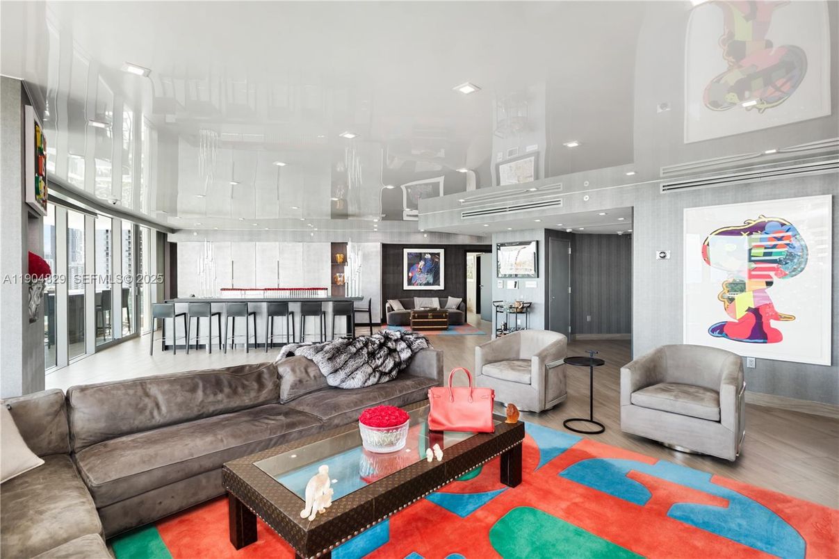 Interior, Living room, Pendant Lights, Recessed Lighting, Wood Texture Flooring