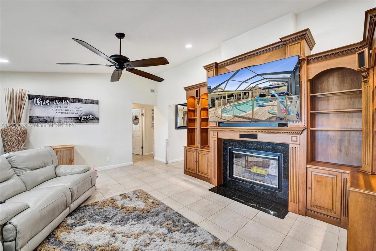 Fireplace, Interior, Living room, Recessed Lighting