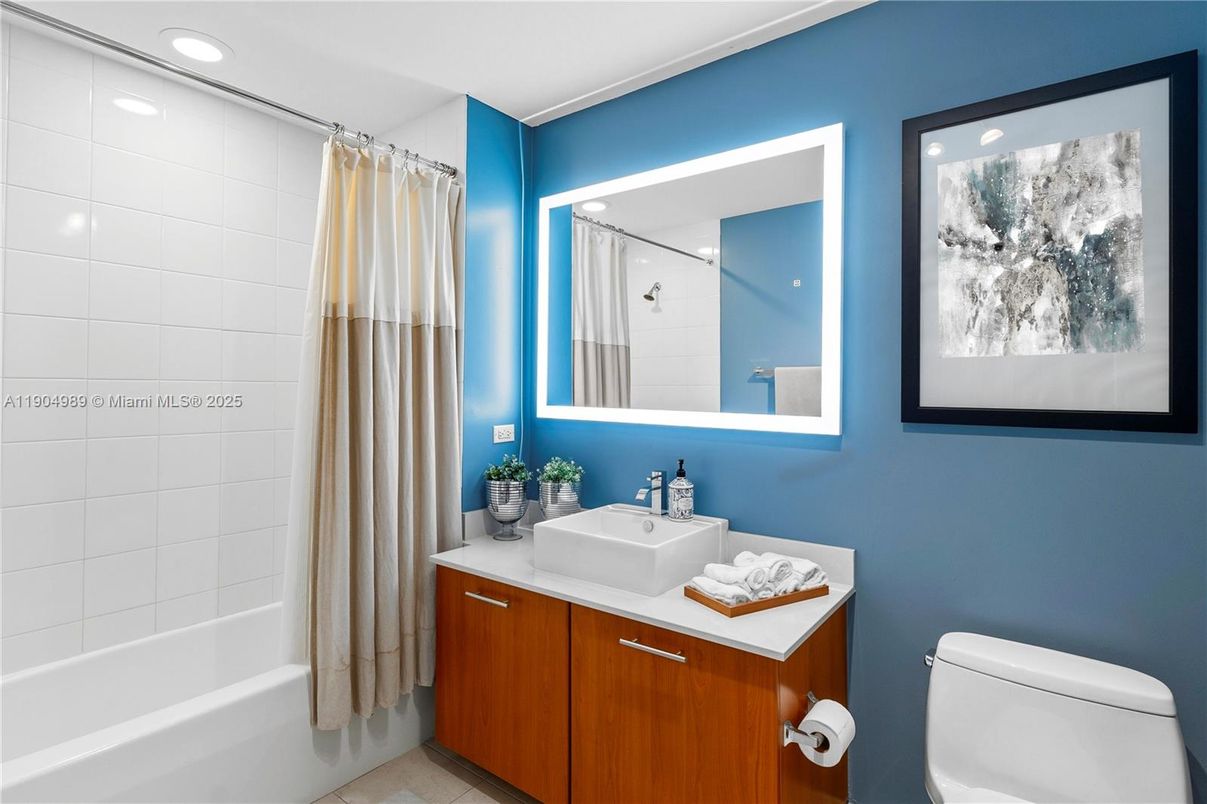 Bathroom, Interior, Recessed Lighting