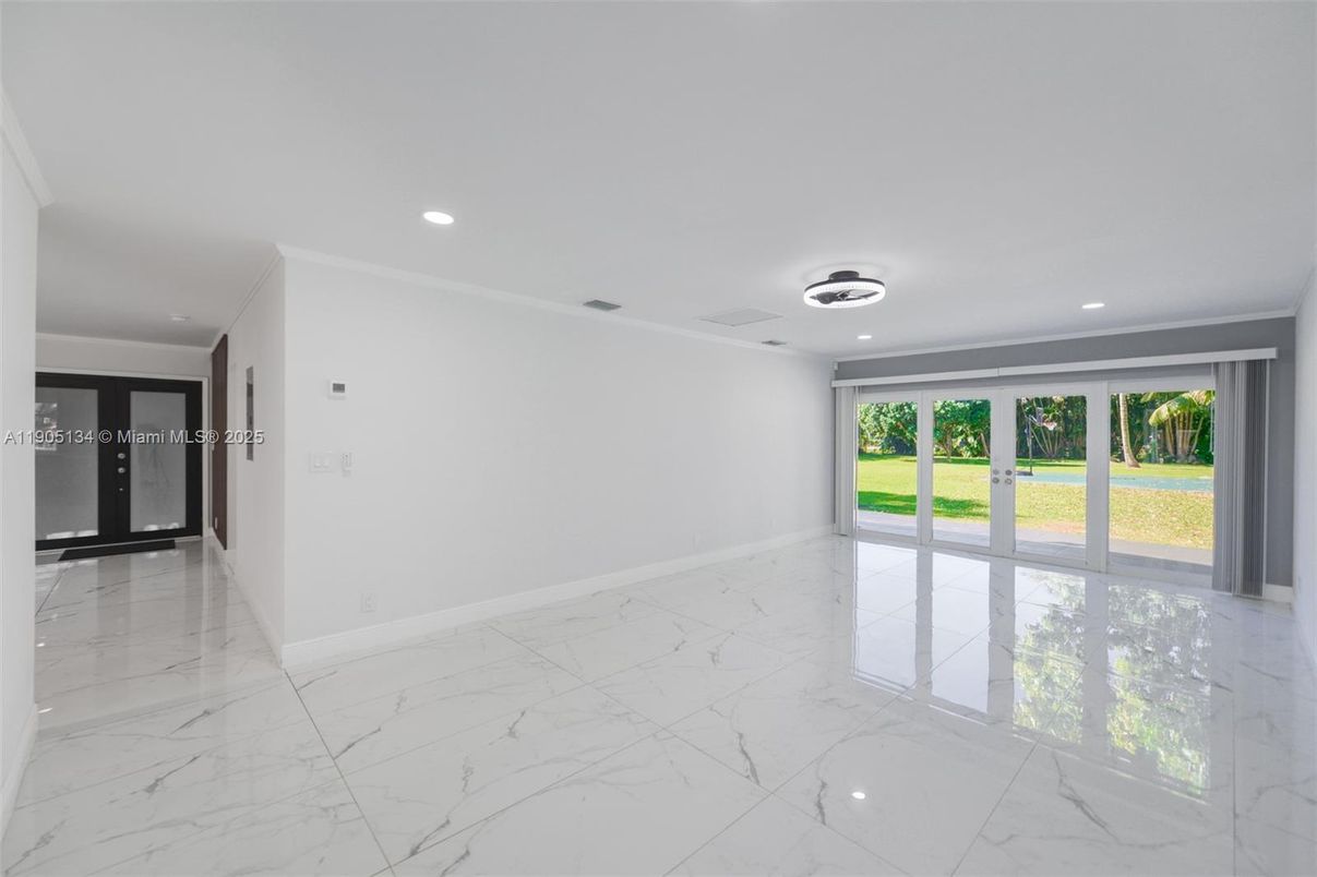 Empty room, Interior, Marble, Recessed Lighting