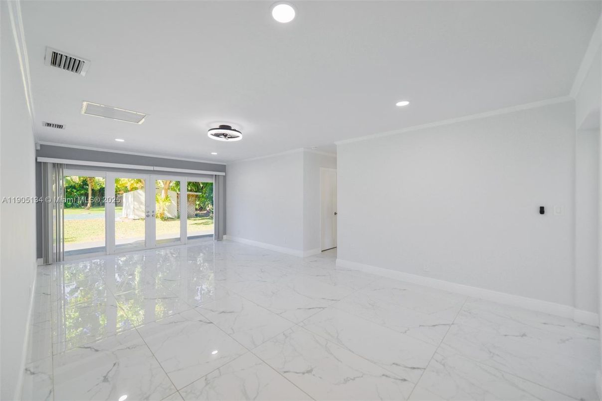 Empty room, Interior, Marble, Recessed Lighting