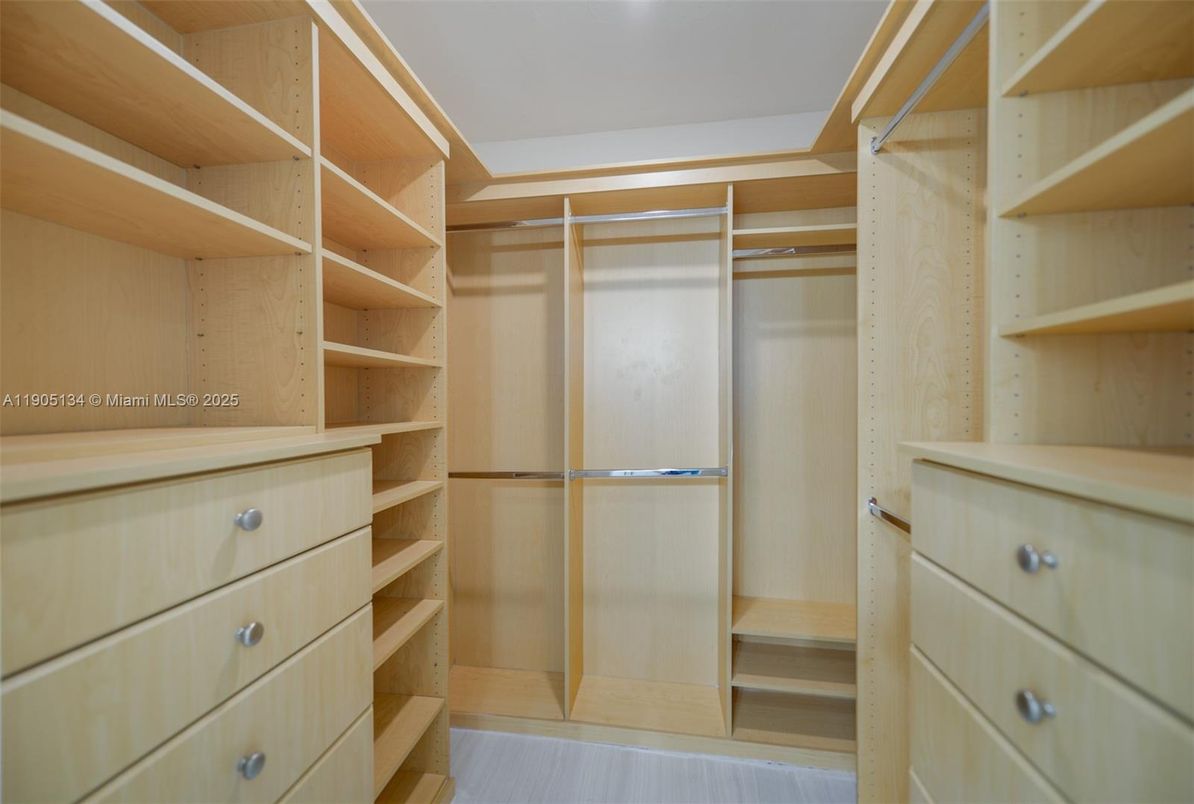 Interior, Walk-in Closets