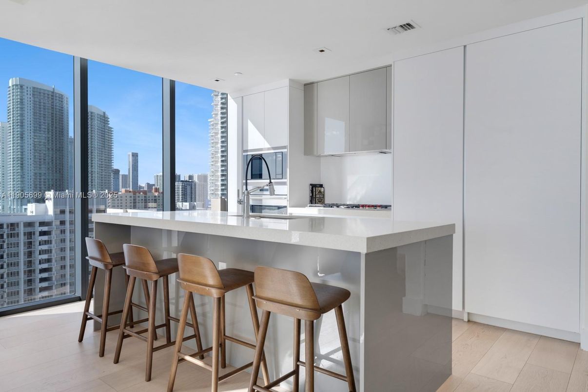 Interior, Kitchen, Recessed Lighting, Water, Wood Texture Flooring