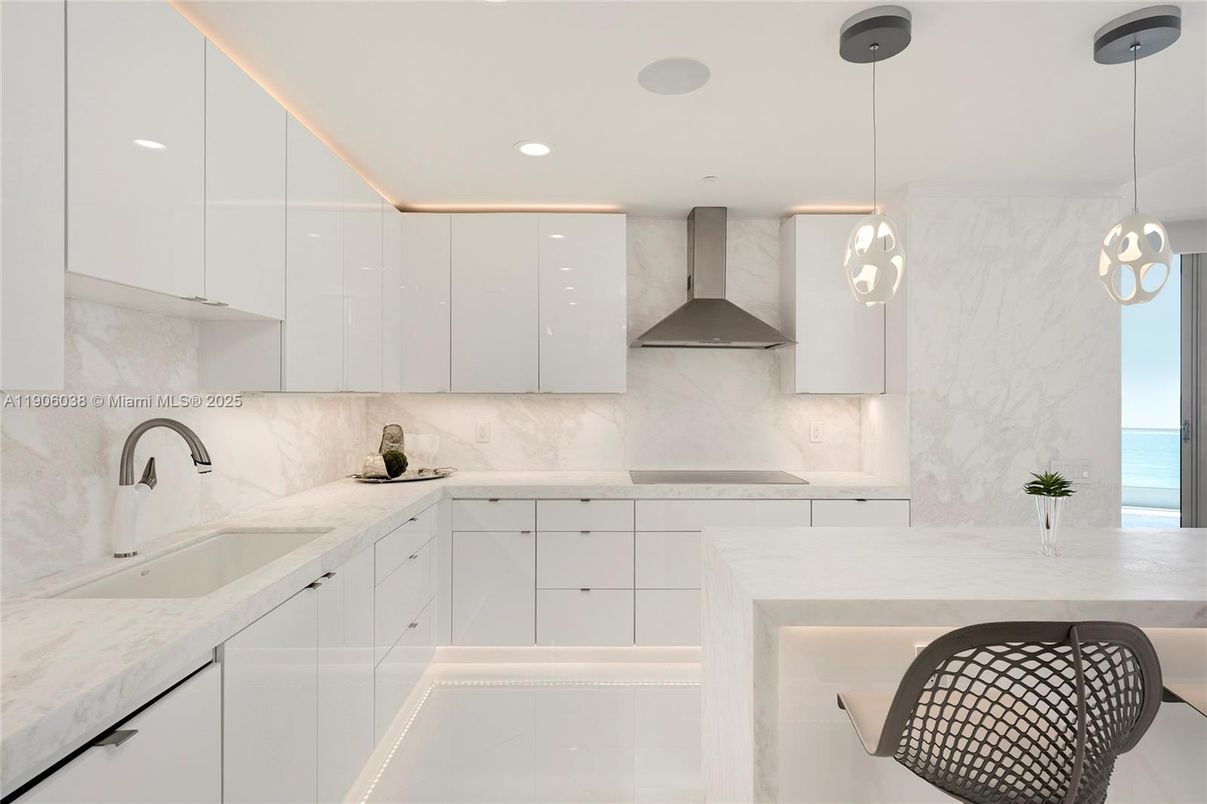 Interior, Kitchen, Marble Walls, Pendant Lights, Recessed Lighting, Water