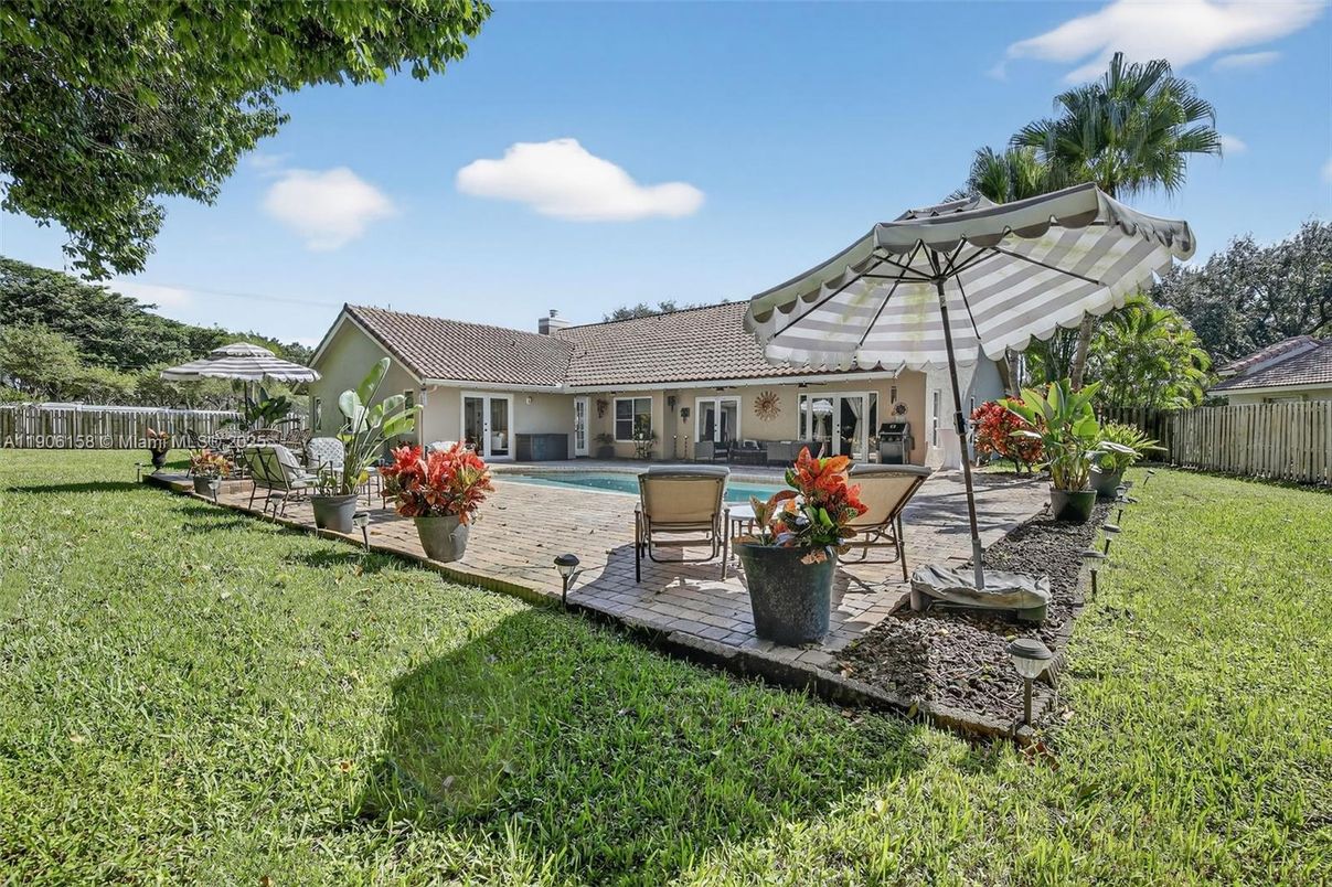 Backyard, Exterior, Pool