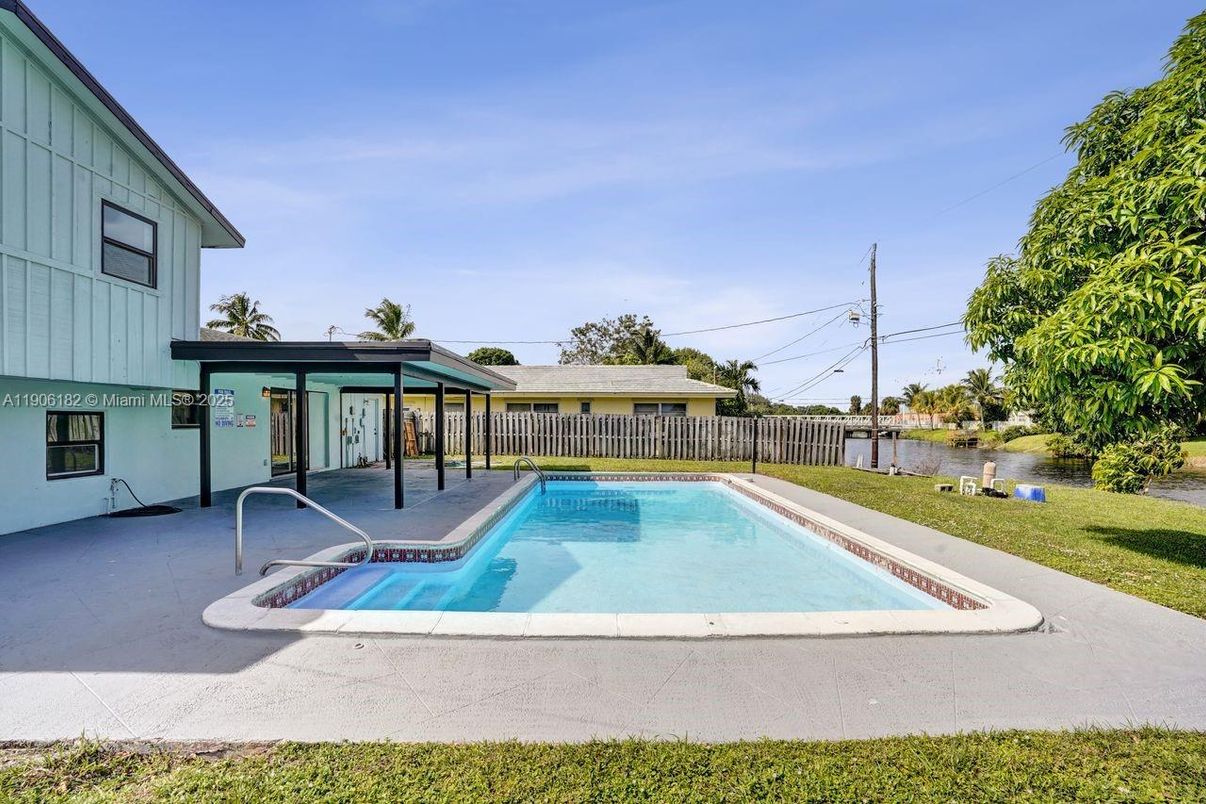 Exterior, Pool, Water