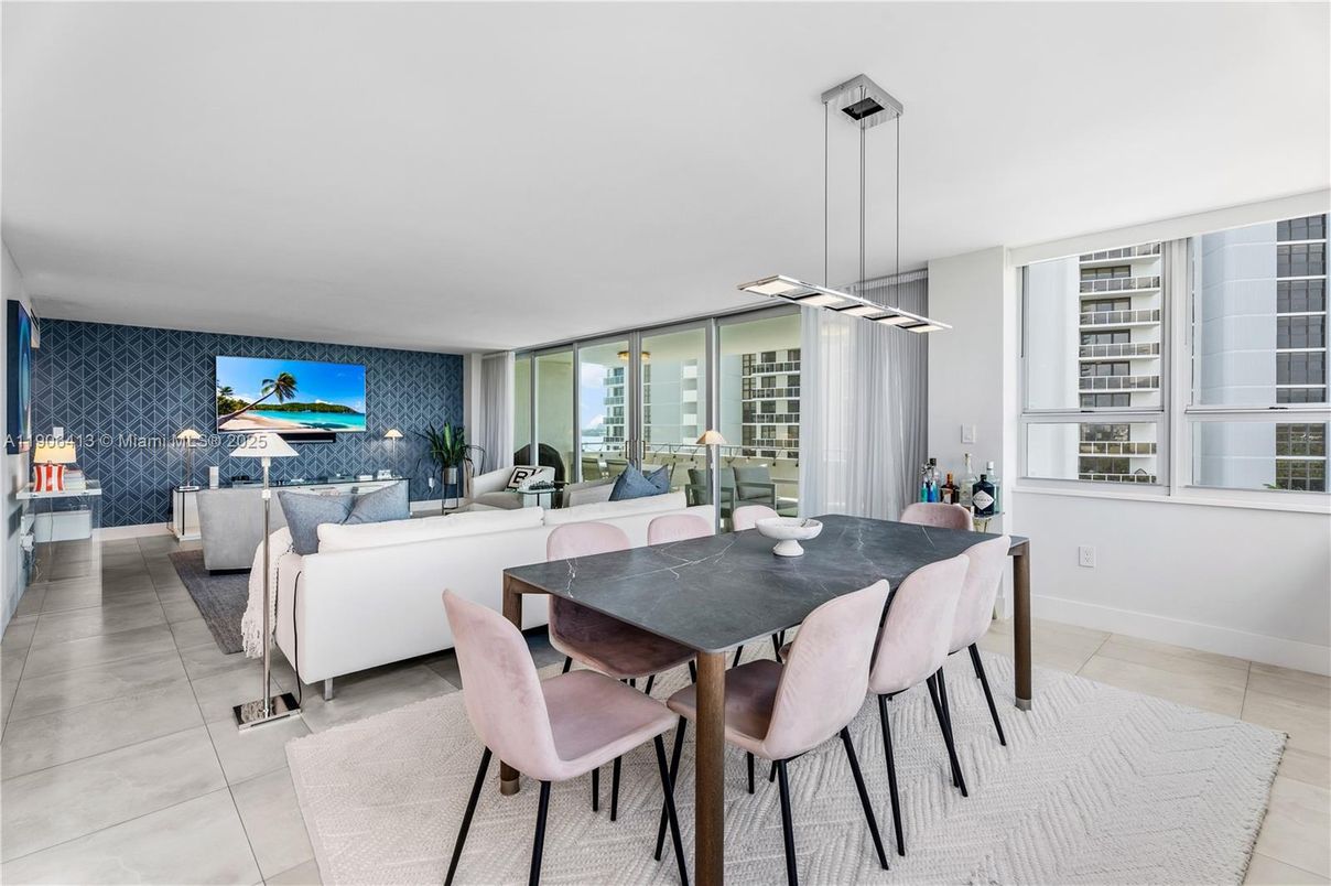 Dining room, Interior, Living room, Pendant Lights