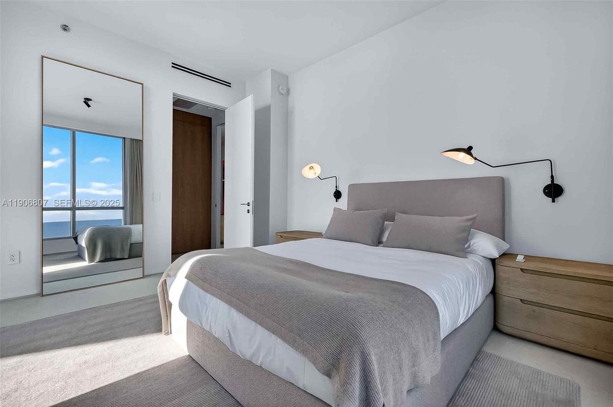 Bedroom, Interior, Water