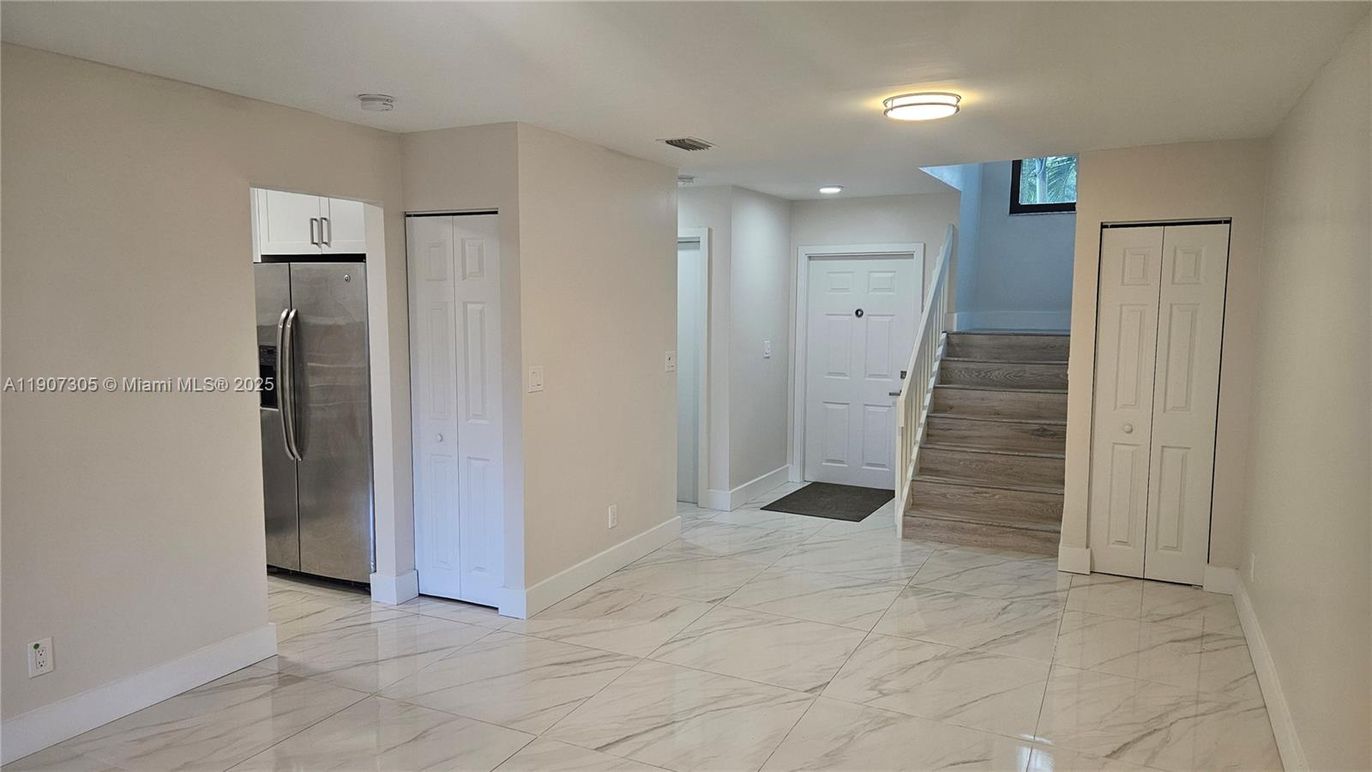 Empty room, Interior, Kitchen, Marble, Stainless Steel Appliances, Washer