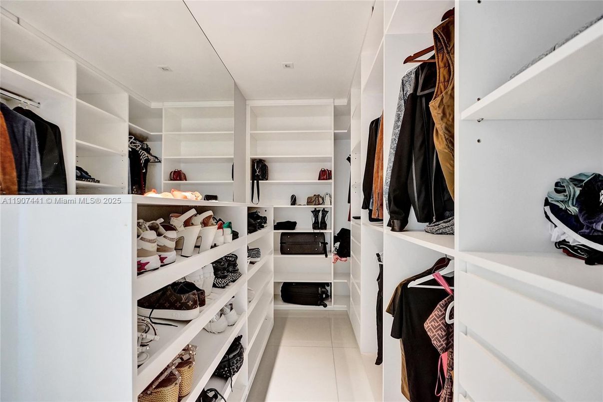 Interior, Walk-in Closets