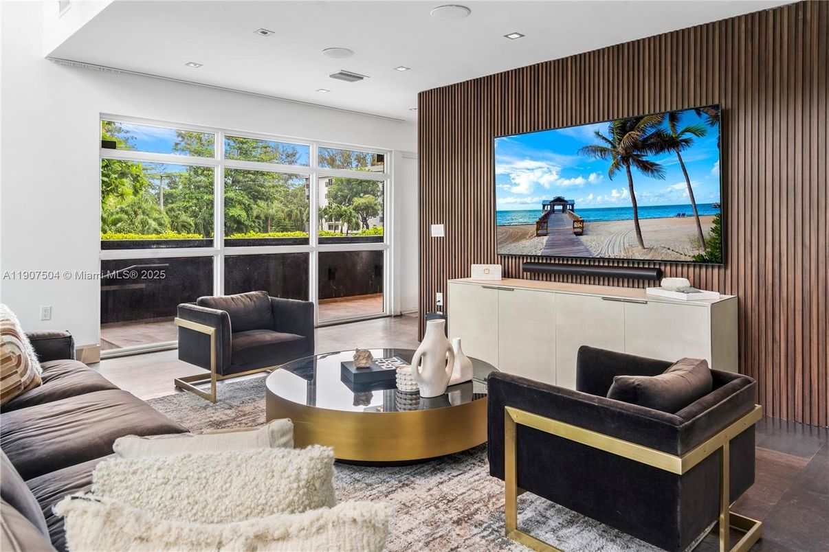 Interior, Living room, Recessed Lighting, Water