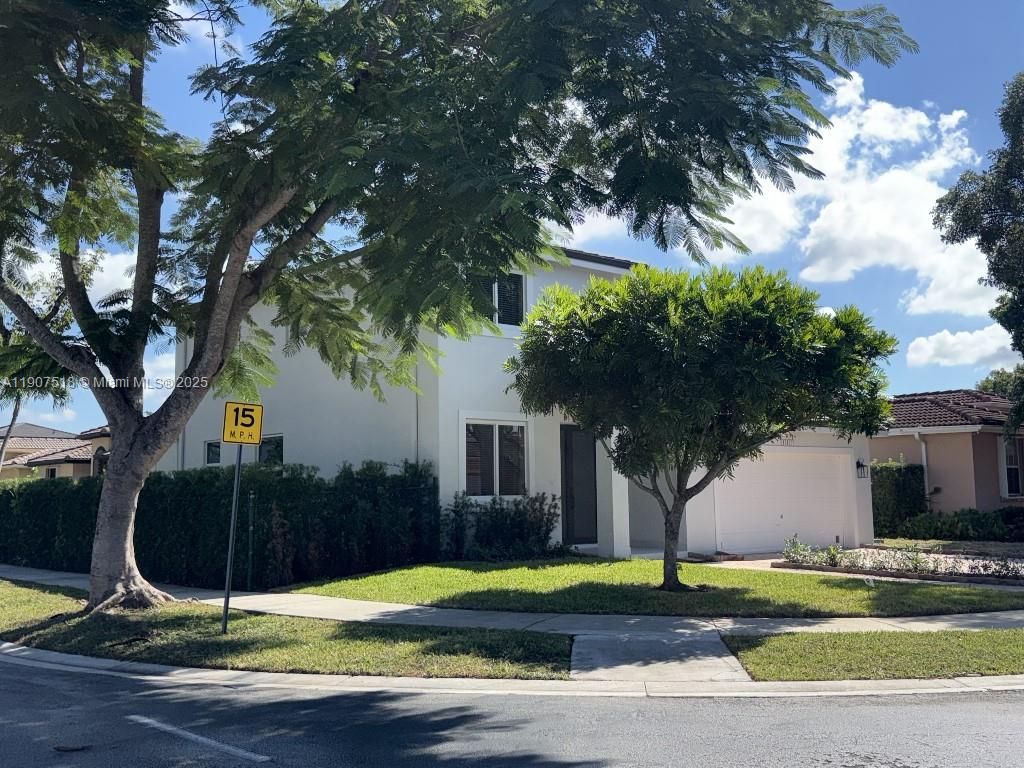 Attached, Exterior, Facade, Spanish Mediterranean