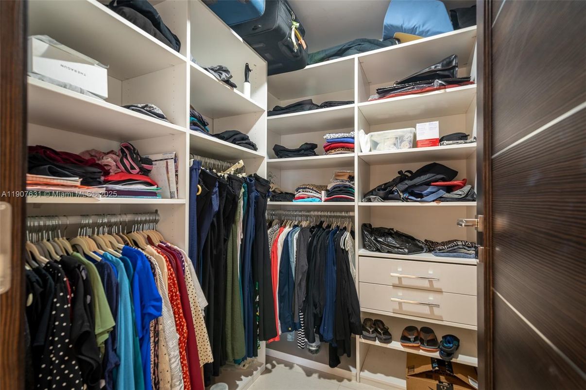 Interior, Walk-in Closets