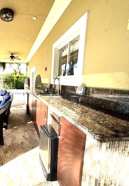 Exterior, Outdoor Kitchen