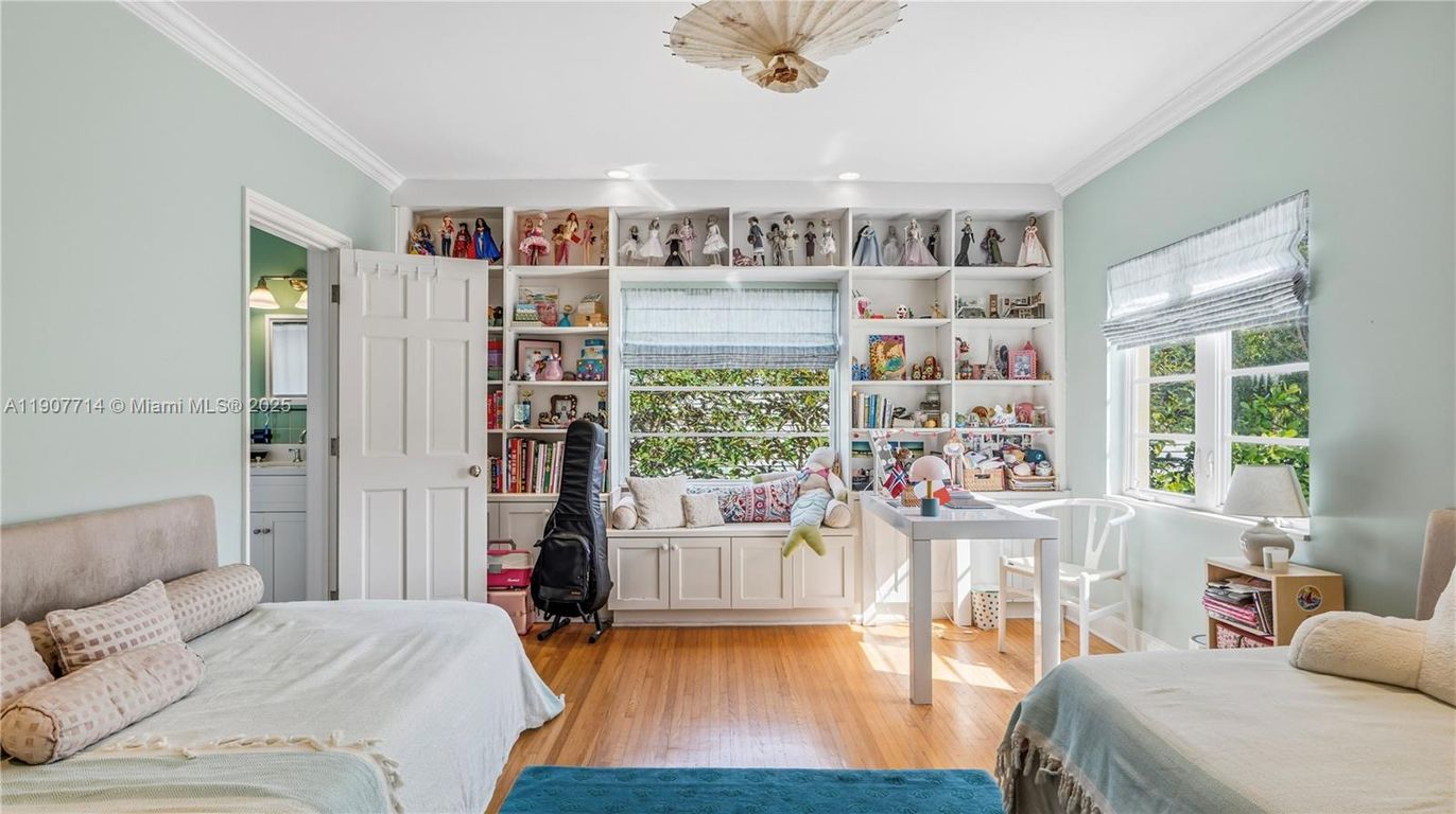 Bedroom, Home Office, Interior, Recessed Lighting, Wood Texture Flooring