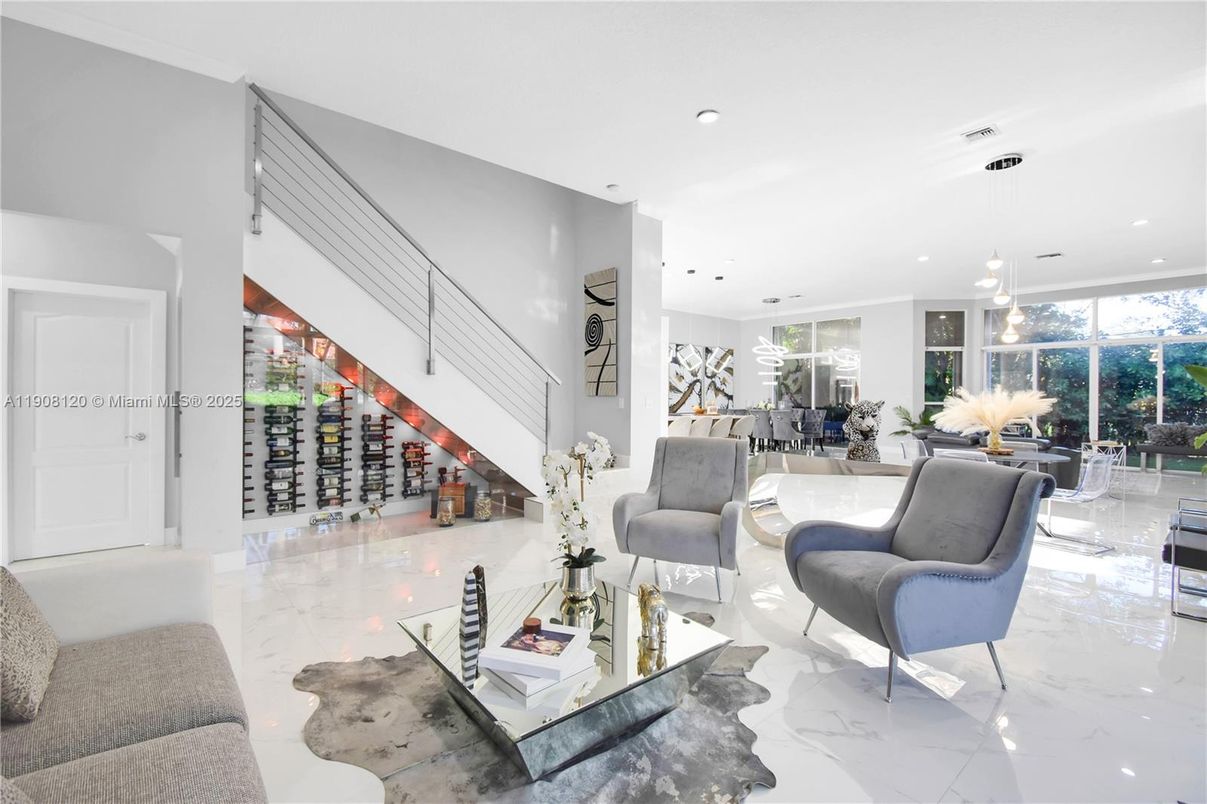 Dining room, Interior, Living room, Marble, Pendant Lights, Recessed Lighting