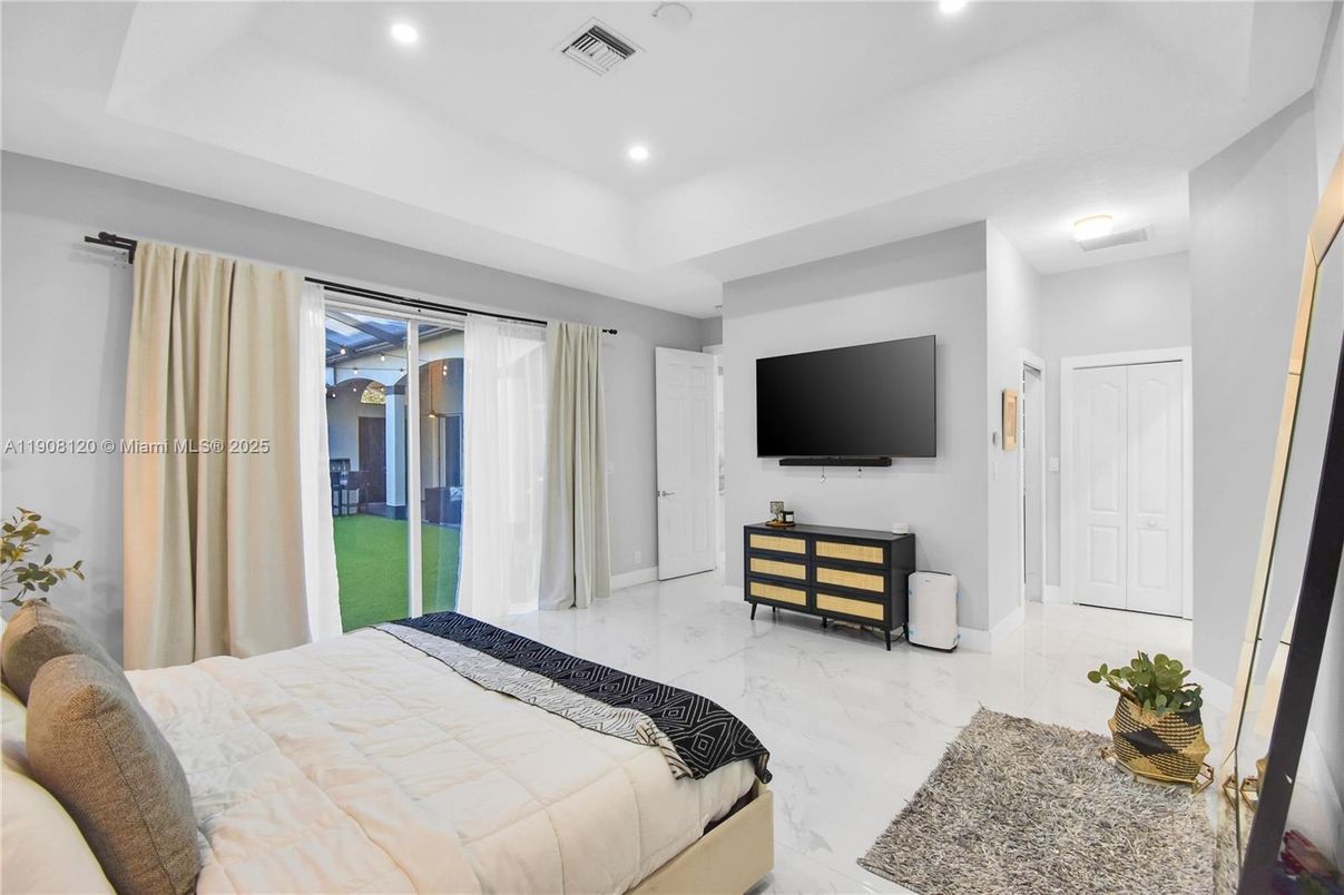 Bedroom, Interior, Marble, Recessed Lighting