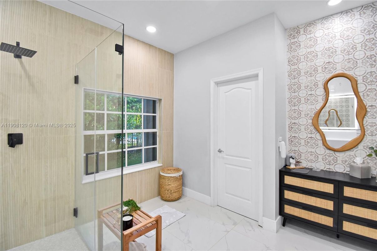 Bathroom, Interior, Marble, Recessed Lighting