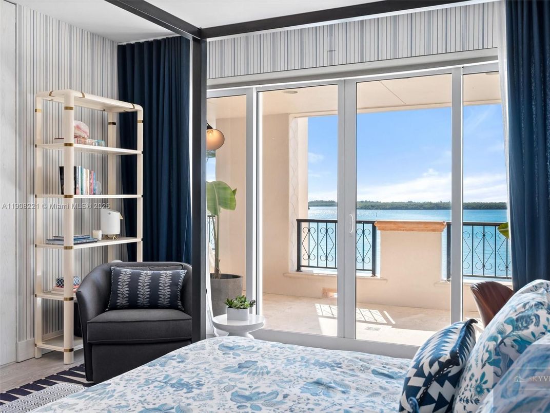 Bedroom, Interior, Water