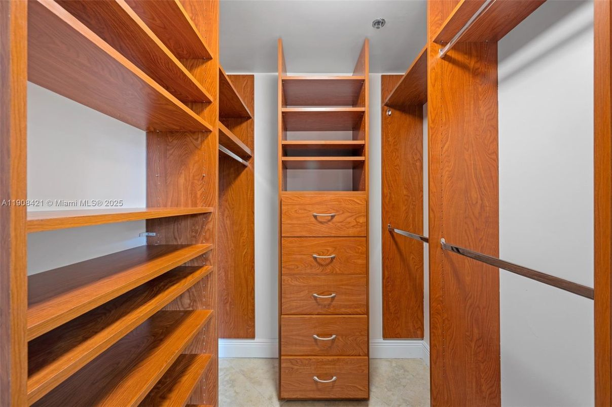 Interior, Walk-in Closets