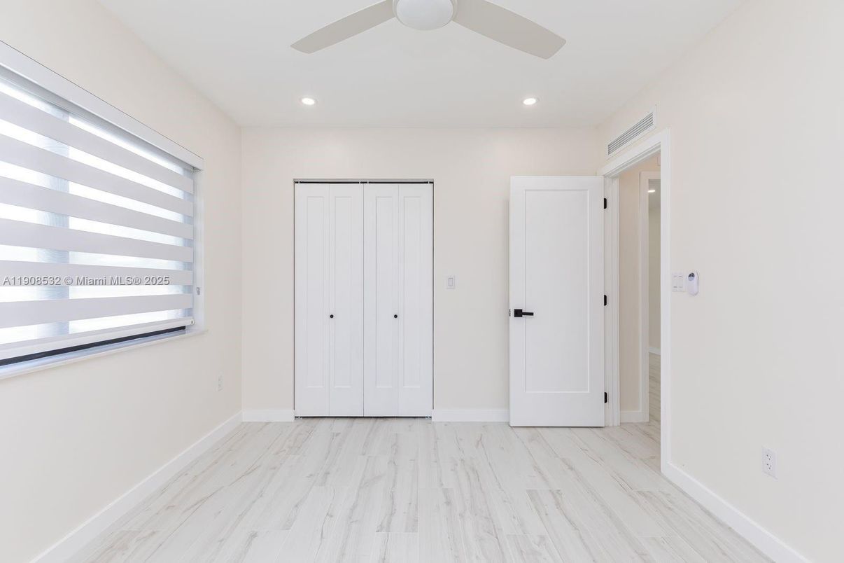 Empty room, Interior, Marble, Recessed Lighting, Wood Texture Flooring