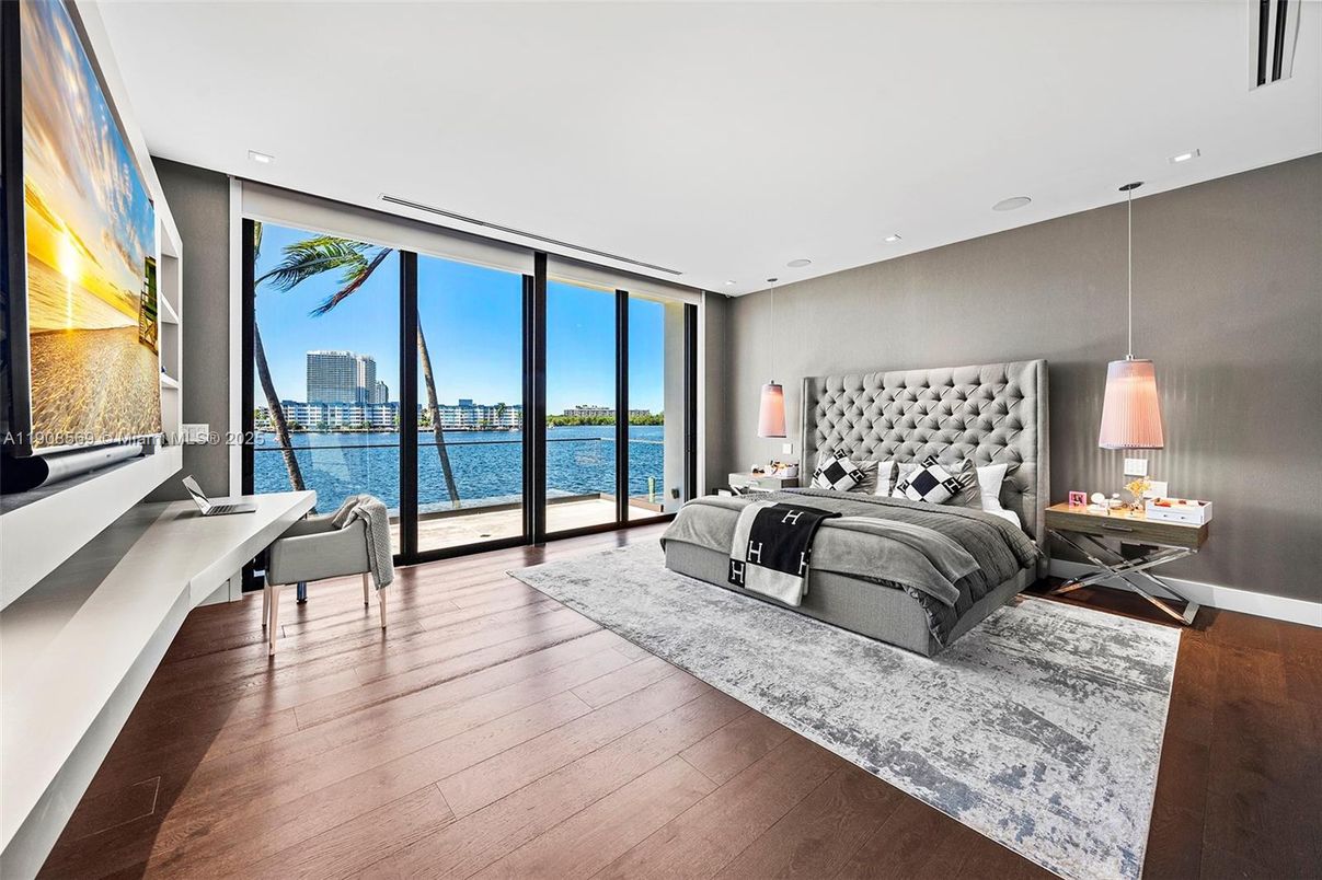 Bedroom, Interior, Pendant Lights, Recessed Lighting, Water, Wood Texture Flooring