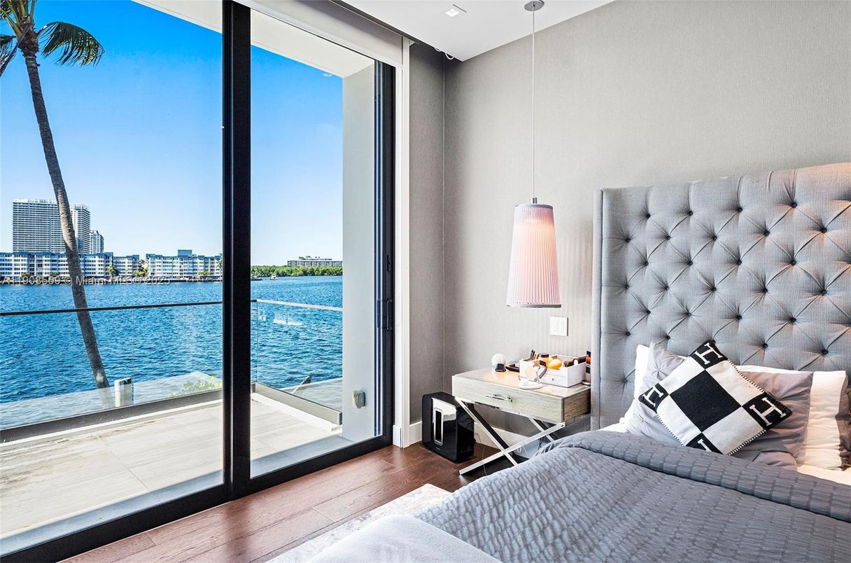 Interior, Pendant Lights, Recessed Lighting, Water, Wood Texture Flooring