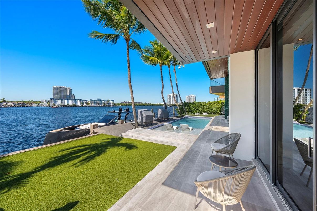 Water, Exterior, Pool, Other