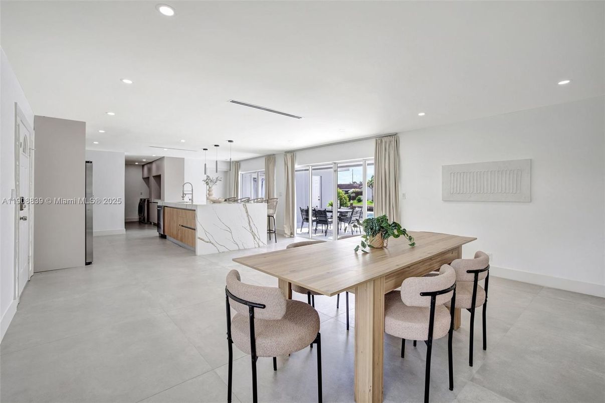 Dining room, Interior, Kitchen, Pendant Lights, Recessed Lighting