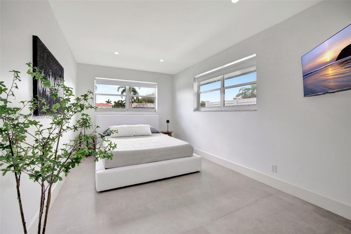 Bedroom, Interior, Recessed Lighting