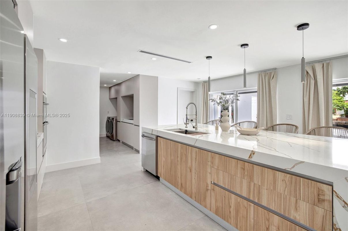 Interior, Kitchen, Pendant Lights, Recessed Lighting