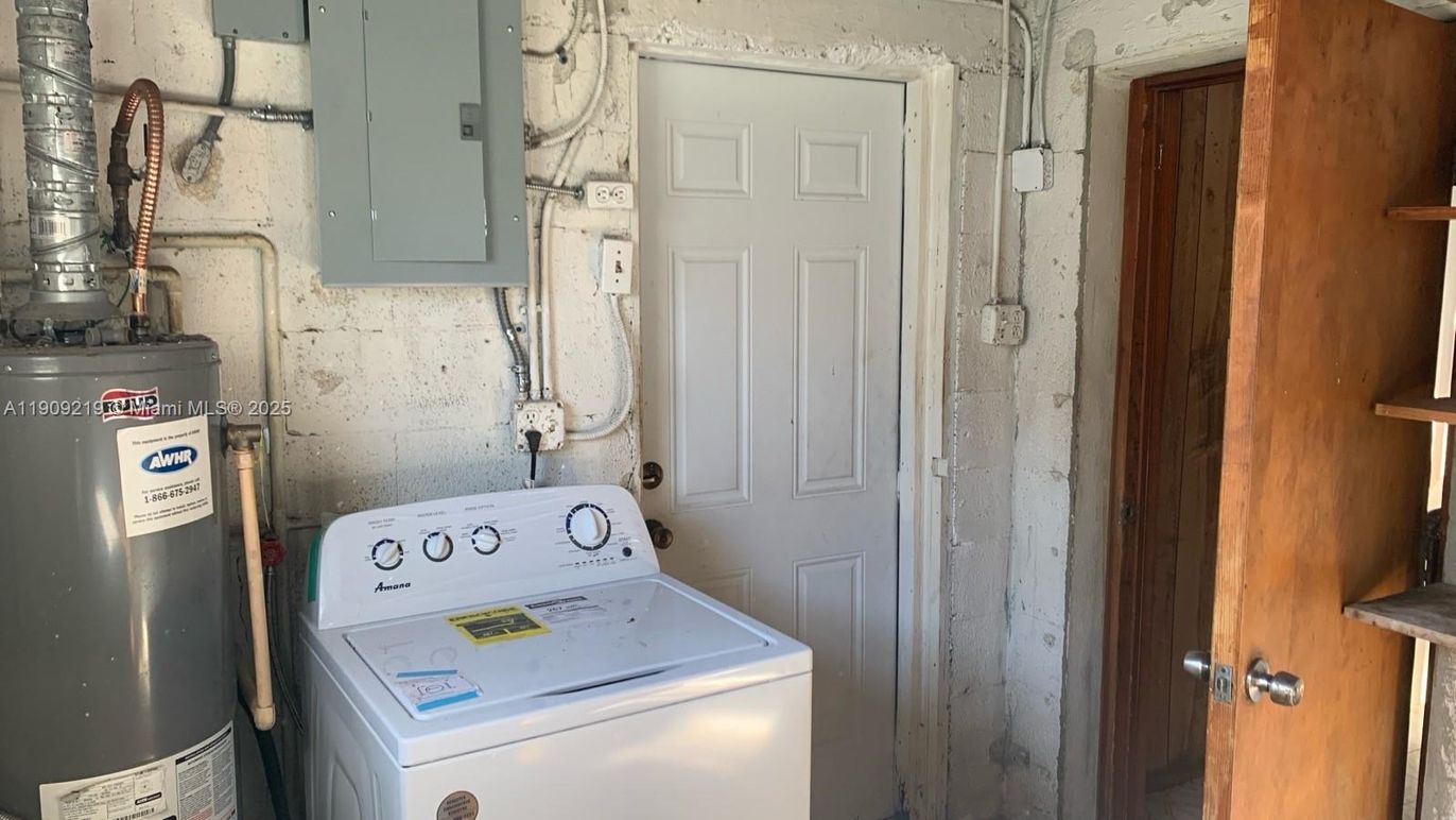 Interior, Utility Closets, Washer