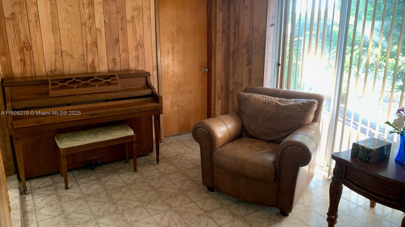 Interior, Piano, Wooden Walls
