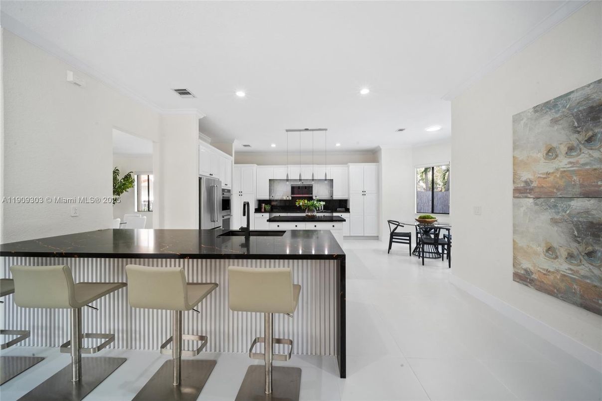 Dining room, Interior, Kitchen, Pendant Lights, Recessed Lighting, Stainless Steel Appliances