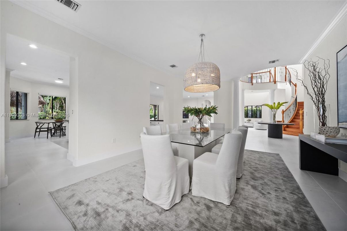 Dining room, Interior, Pendant Lights, Recessed Lighting