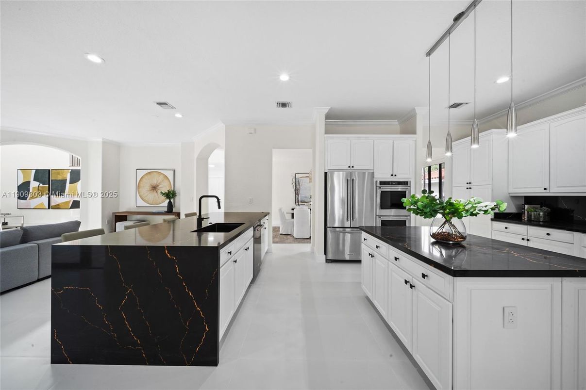 Interior, Kitchen, Pendant Lights, Recessed Lighting, Stainless Steel Appliances