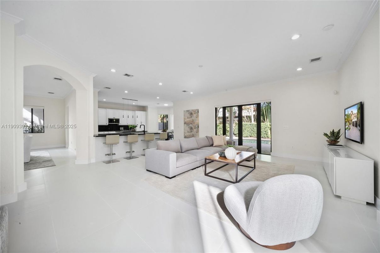 Interior, Kitchen, Living room, Pendant Lights, Recessed Lighting