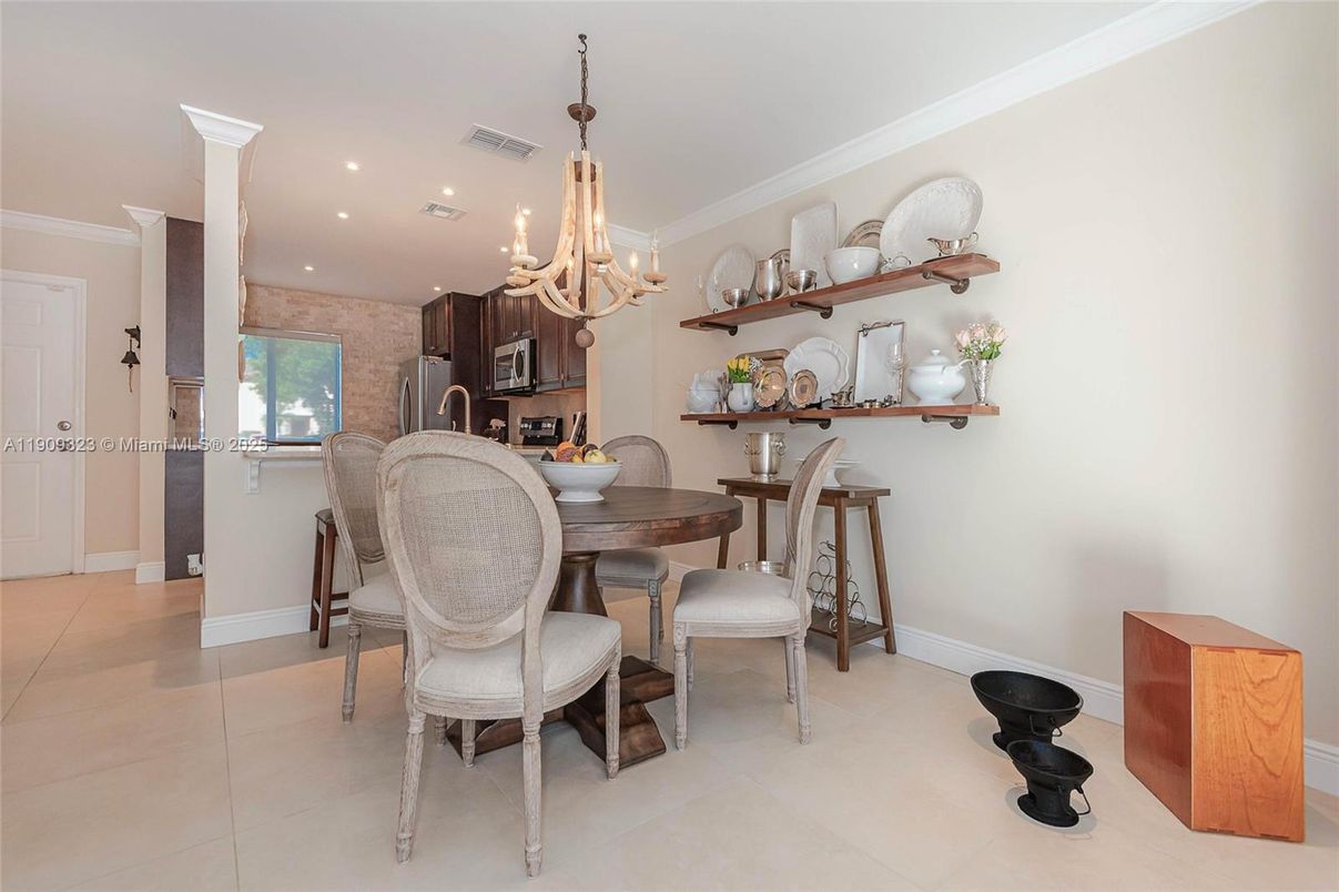 Chandelier, Dining room, Interior, Kitchen, Recessed Lighting