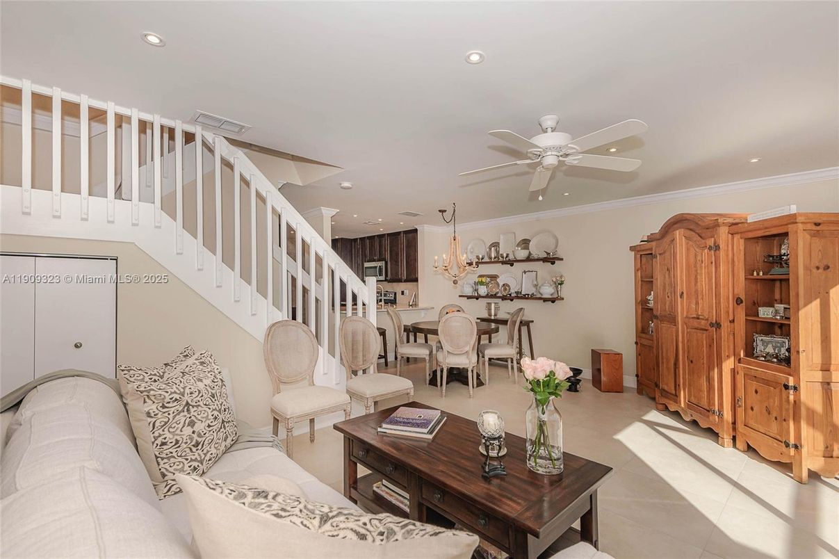 Dining room, Interior, Living room, Recessed Lighting
