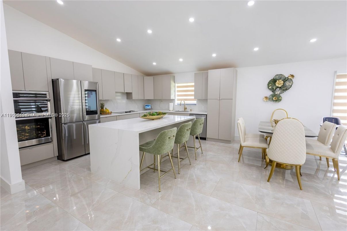 Dining room, Interior, Kitchen, Recessed Lighting, Stainless Steel Appliances